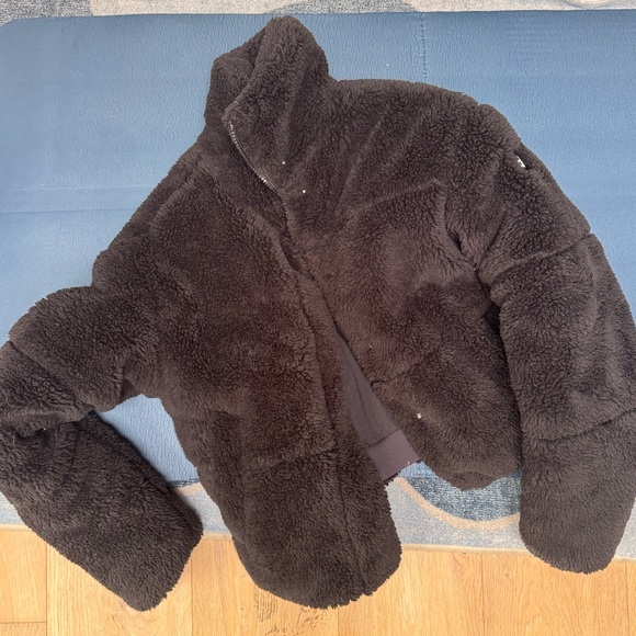 ALO Yoga Black Fleece Jacket - Picture 3 of 6